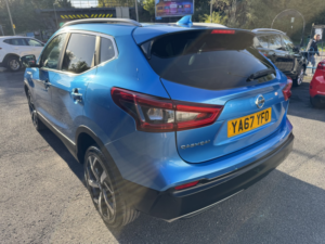 2017 Nissan Qashqai 1.5 Dci Tekna in Blue — image 3