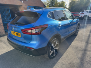 2017 Nissan Qashqai 1.5 Dci Tekna in Blue — image 6