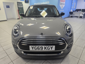 2019 MINI Hatch 1.5l Cooper Exclusive in Grey — image 2