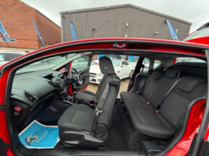2015 Ford B-Max 1.6 Tdci Zetec Euro 5 5dr in Red — image 4