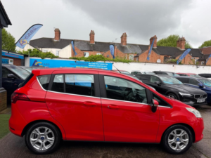 2015 Ford B-Max 1.6 Tdci Zetec Euro 5 5dr in Red — image 6