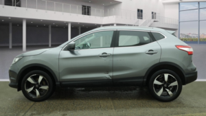 2016 Nissan Qashqai 1.2 Dig-T N-Connecta SUV 5dr Petrol Manual 2WD Euro 6 (s/s) (115 Ps) in Grey — image 6