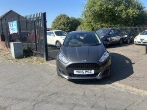 2016 Ford Fiesta 1.0 T Ecoboost Zetec S in Grey — image 2