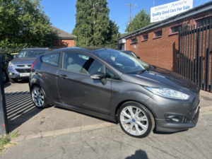 2016 Ford Fiesta 1.0 T Ecoboost Zetec S in Grey — image 5