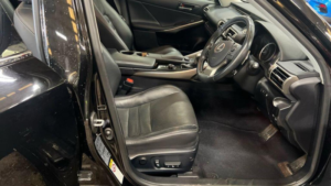 2015 Lexus Is 2.5 250 V6 Premier Auto Euro 5 4dr in Black — image 4