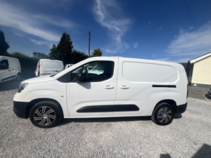 2021 Vauxhall Combo 1.5 Turbo D 2300 Edition in White — image 4
