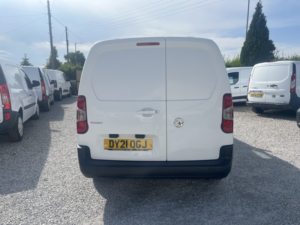 2021 Vauxhall Combo 1.5 Turbo D 2300 Edition in White — image 6