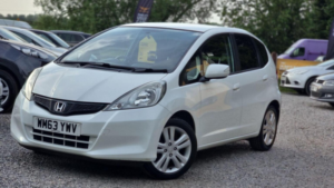 2014 Honda Jazz 1.4 I-Vtec Es Plus CVT Euro 5 5dr in White — image 4