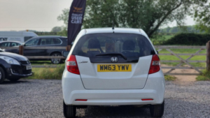 2014 Honda Jazz 1.4 I-Vtec Es Plus CVT Euro 5 5dr in White — image 6