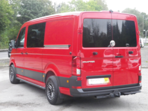 2022 Volkswagen Crafter 2.0 Tdi Cr35 Trendline 4motion L2h1 DSG in Red — image 5