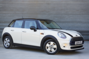 2014 MINI Hatch 1.5 5-Door Hatch Cooper in White — image 2