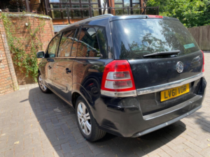 2012 Vauxhall Zafira 1.8 16v Elite Euro 5 5dr in Black — image 3