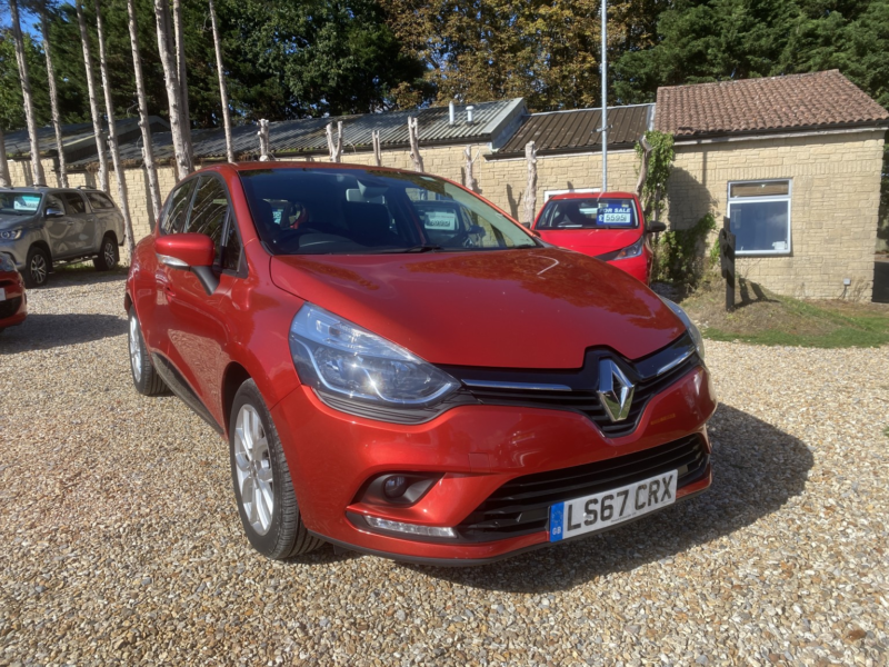 2017 Renault Clio 0.9 Dynamique Nav Tce 90 in Red — image 1
