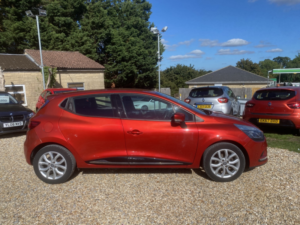 2017 Renault Clio 0.9 Dynamique Nav Tce 90 in Red — image 2