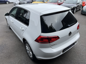2014 Volkswagen Golf 1.6 Tdi Bluemotion Tech Se in White — image 5