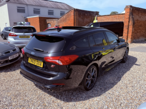 2020 Ford Focus 2.0 Ecoblue St in Black — image 6