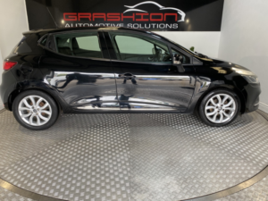 2017 Renault Clio 1.2 Dynamique Nav 1.2 16v 75 in Black — image 5