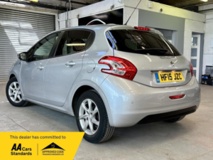 2015 Peugeot 208 1.2 Vti Puretech Style Euro 6 5dr in Silver — image 3