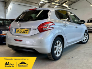 2015 Peugeot 208 1.2 Vti Puretech Style Euro 6 5dr in Silver — image 4