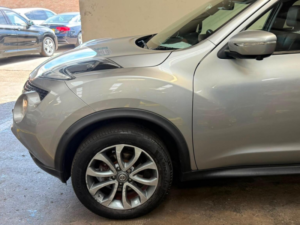 2015 Nissan Juke 1.6 Tekna Xtron Euro 6 5dr in Silver — image 3