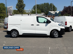 2021 Vauxhall Vivaro 1.5 Turbo D 2700 Dynamic in White — image 2