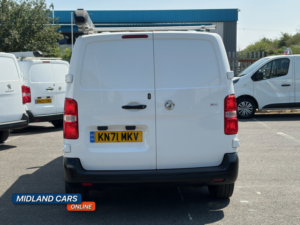 2021 Vauxhall Vivaro 1.5 Turbo D 2700 Dynamic in White — image 4