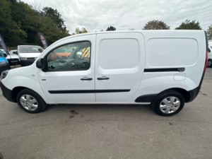 2018 Renault Kangoo Maxi Ze — image 3