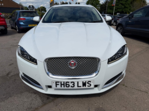 2014 Jaguar Xf 2.2d Se Business Sportbrake 5dr Diesel Auto Euro 5 (s/s) (163 Ps) in White — image 6