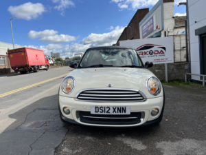 2012 MINI Hatch 1.6 Cooper Hatch in White — image 6