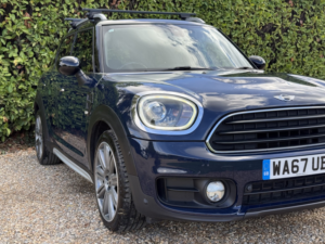 2017 MINI Countryman 2.0 Cooper D Countryman in Blue — image 5