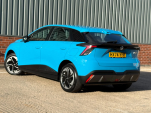 2024 MG Mg4 51kwh Se Auto 5dr in Blue — image 5