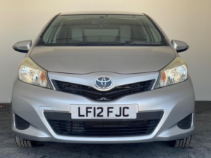 2012 Toyota Yaris 1.33 Dual Vvt-I Tr Multidrive S Euro 5 5dr in Silver — image 2