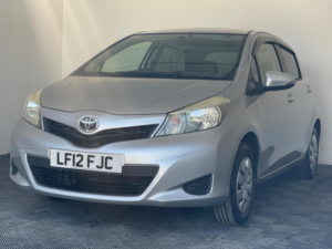 2012 Toyota Yaris 1.33 Dual Vvt-I Tr Multidrive S Euro 5 5dr in Silver — image 3