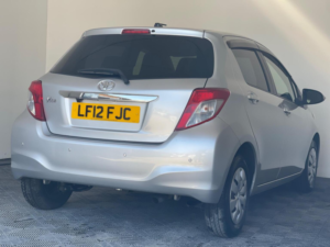 2012 Toyota Yaris 1.33 Dual Vvt-I Tr Multidrive S Euro 5 5dr in Silver — image 6