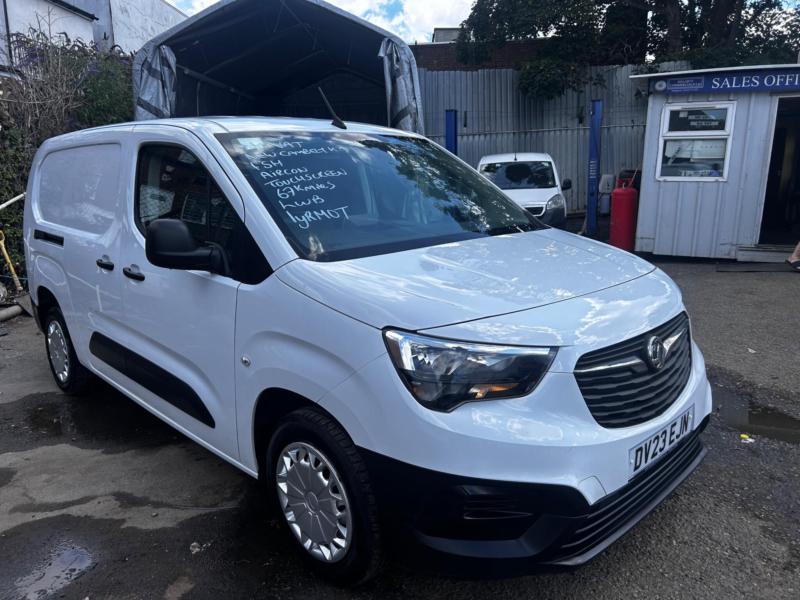 2023 Vauxhall Combo 1.5 Turbo D 2300 Prime L2 H1 Euro 6 (s/s) 6dr in White — image 1