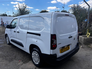 2023 Vauxhall Combo 1.5 Turbo D 2300 Prime L2 H1 Euro 6 (s/s) 6dr in White — image 6
