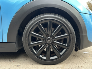 2017 MINI Hatch 2.0 Cooper Sd 3-Door Hatch in Blue — image 4