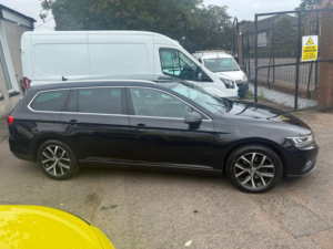 2020 Volkswagen Passat 1.6 Tdi Sel Estate 5dr Diesel DSG Euro 6 (s/s) (120 Ps) in Black — image 2