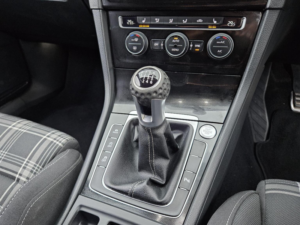 2016 Volkswagen Golf 2.0 Tdi Bluemotion Tech Gtd Euro 6 (s/s) 5dr in Silver — image 3