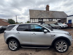 2017 Land Rover Discovery Sport Td4 Hse Luxury in Silver — image 2