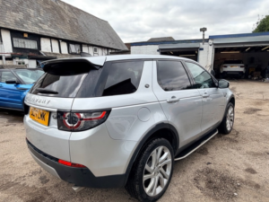 2017 Land Rover Discovery Sport Td4 Hse Luxury in Silver — image 4