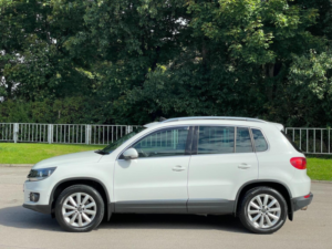 2014 Volkswagen Tiguan 2.0 Tdi Bluemotion Tech Match DSG 4WD Euro 5 (s/s) 5dr in White — image 4