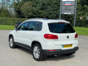 2014 Volkswagen Tiguan 2.0 Tdi Bluemotion Tech Match DSG 4WD Euro 5 (s/s) 5dr in White — image 5