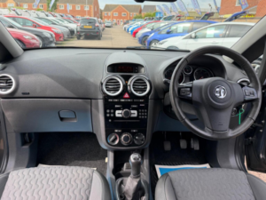 2015 Vauxhall Corsa 1.4 16v Se Euro 5 5dr in Grey — image 2