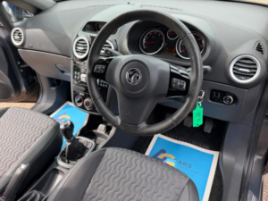 2015 Vauxhall Corsa 1.4 16v Se Euro 5 5dr in Grey — image 3