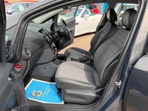 2015 Vauxhall Corsa 1.4 16v Se Euro 5 5dr in Grey — image 4