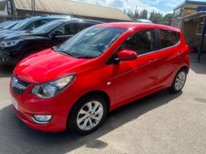 2016 Vauxhall Viva 1.0i Sl Euro 6 5dr in Red — image 3