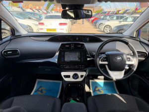 2018 Toyota Prius 1.8 Vvt-H Business Edition Plus CVT Euro 6 (s/s) 5dr (15in Alloy) in Blue — image 2