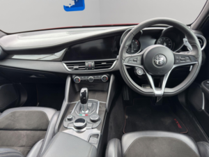 2020 Alfa Romeo Giulia 2.0t Veloce Ti Auto Euro 6 (s/s) 4dr in Red — image 2