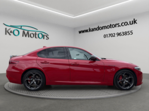 2020 Alfa Romeo Giulia 2.0t Veloce Ti Auto Euro 6 (s/s) 4dr in Red — image 3